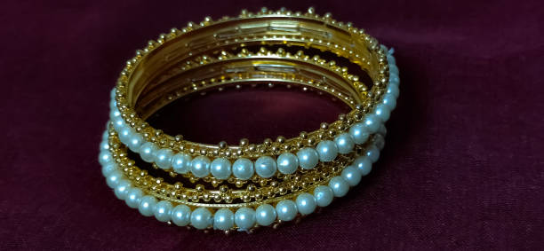 Bangles For Karwa Chauth: इस करवा चौथ आपके लुक में चार-चांद लगाएंगे ये सुंदर कंगन डिजाइन 8 Istockphoto 1210805275 612X612 1