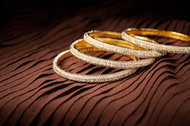Bangles For Karwa Chauth: इस करवा चौथ आपके लुक में चार-चांद लगाएंगे ये सुंदर कंगन डिजाइन 4 Istockphoto 1258149437 612X612 1