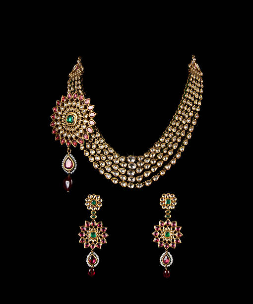 Jewellery For Dandiya Night: डांडिया-गरबा नाइट में सबकी नजरें होंगी आप पर, पहनें ये ट्रेंडी ज्वेलरी 7 Istockphoto 157029616 612X612 1