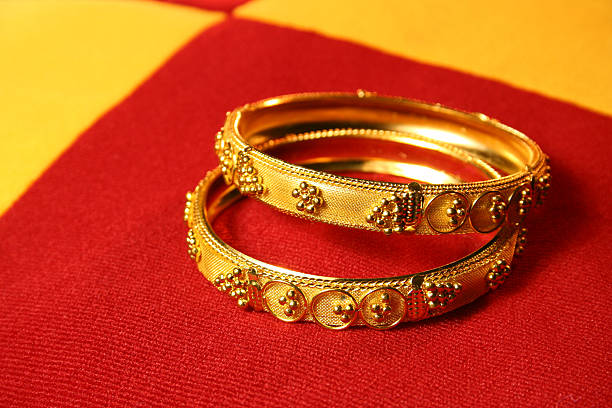 Bangles For Karwa Chauth: इस करवा चौथ आपके लुक में चार-चांद लगाएंगे ये सुंदर कंगन डिजाइन 1 Istockphoto 91701991 612X612 1