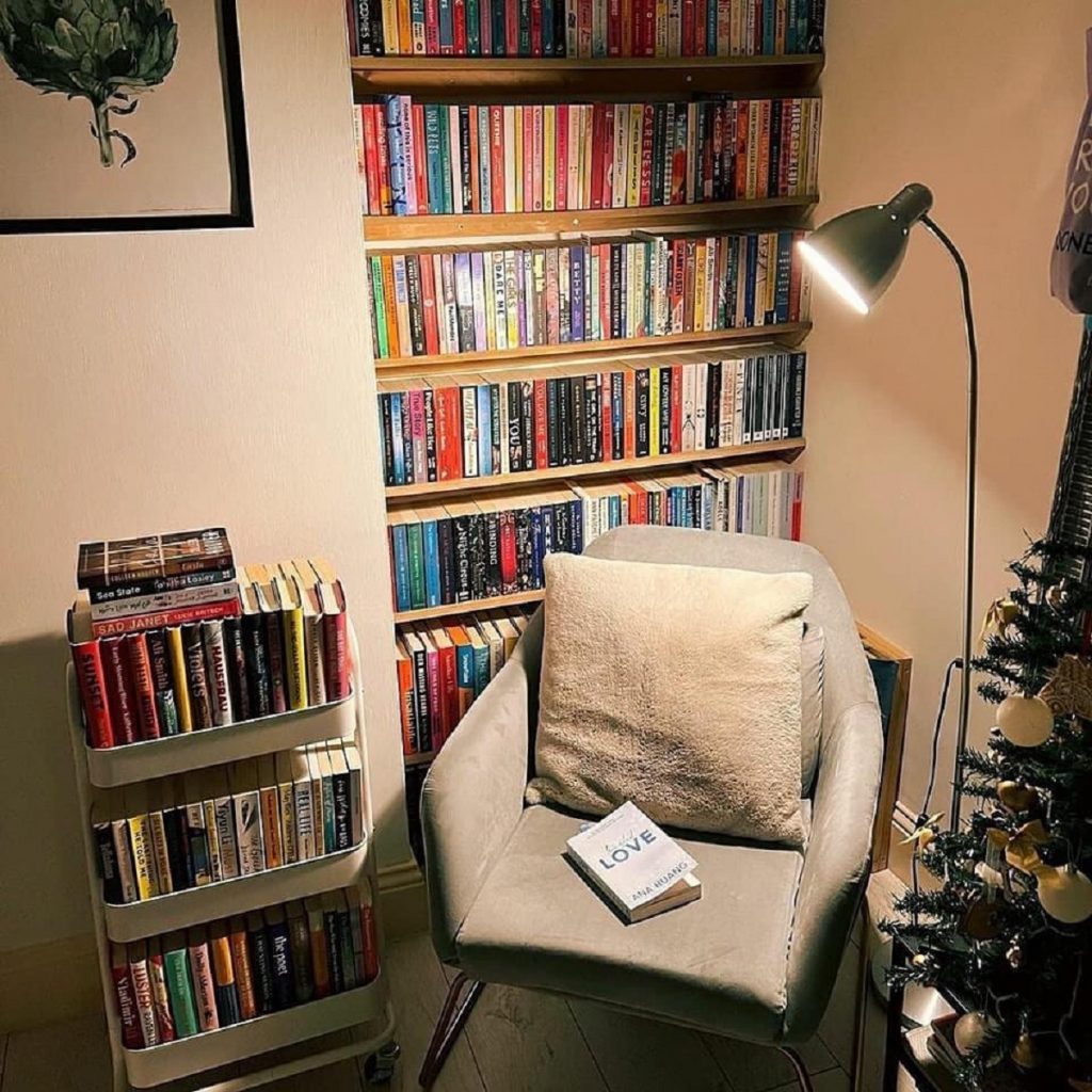 Home Decor : छोटे घर की ऐसे करें सजावट कि वह दिखे स्पेशियस 2 Library