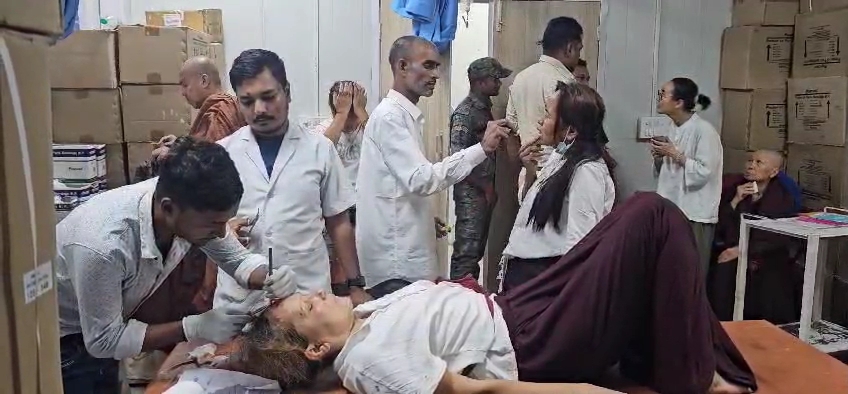 Jehanabad Road Accident: जहानाबाद में बड़ा सड़क हादसा, गड्ढे में गिरी विदेशी पर्यटकों से भरी बस 2 09Jeh 9 09102024 21 Pat1277