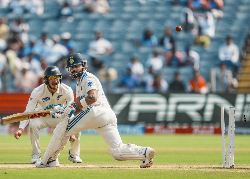 Ind Vs Nz: वीडियो में देखें कैसे क्लीन बोल्ड हुए स्टार बल्लेबाज विराट कोहली 1 25101 Pti10 25 2024 000032A