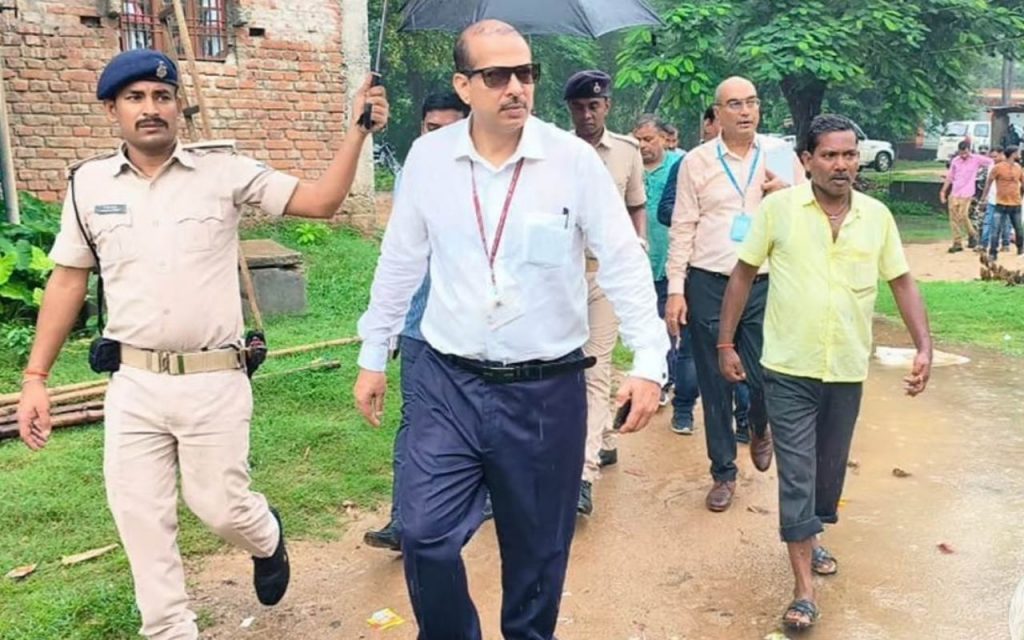 बिहार : स्कूल में जींस-टीशर्ट पहनकर गए तो नपेंगे गुरुजी, रील बनाने पर होगी कार्रवाई, शिक्षा विभाग का सख्त आदेश 1 26 2