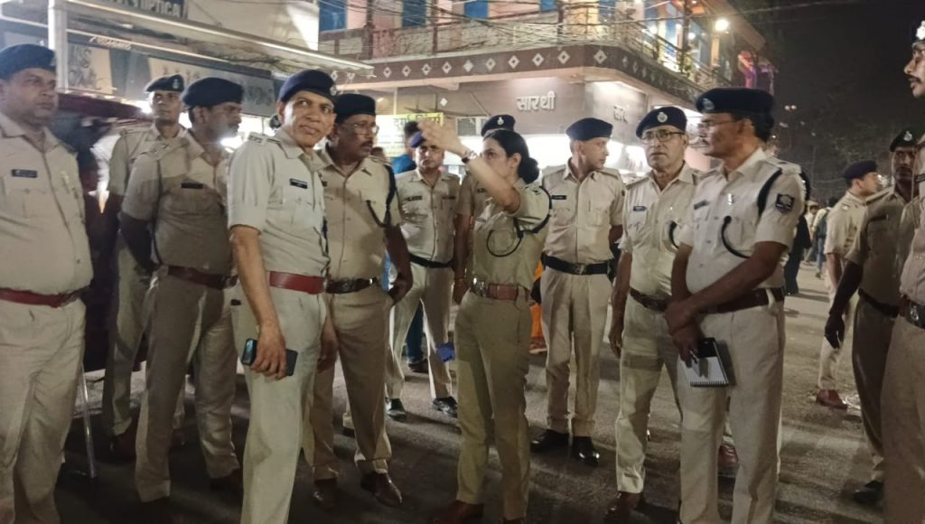 Photos: पटना के बाजारों में सादे लिबास में घूम रही पुलिस, धनतेरस से पहले 1 दर्जन संदिग्धों को उठाया 4 28Pat 290 28102024 2