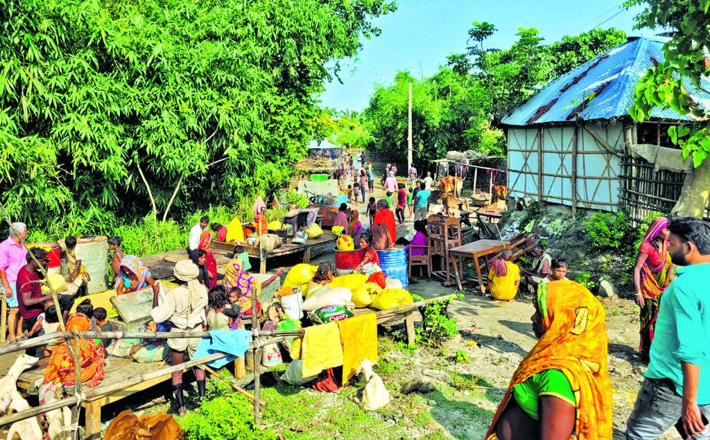Photos: सहरसा-सुपौल को कोसी ने फिर उजाड़ा, 20 तस्वीरों में देखें लाखों बेघर लोगों की कैसे कट रही जिंदगी... 9 29Sau 13 29092024 64 C641Bha103040479