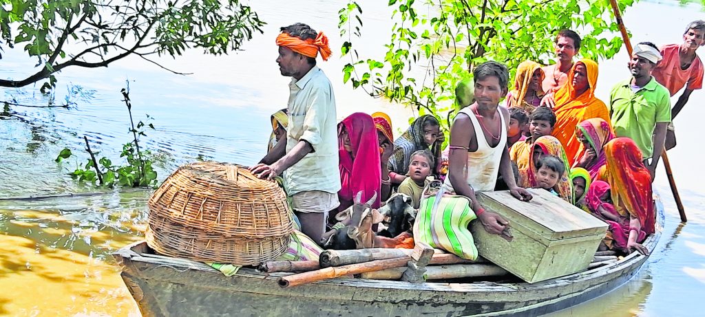 Photos: सहरसा-सुपौल को कोसी ने फिर उजाड़ा, 20 तस्वीरों में देखें लाखों बेघर लोगों की कैसे कट रही जिंदगी... 7 29Sau 34 29092024 64 C641Bha103040479 1