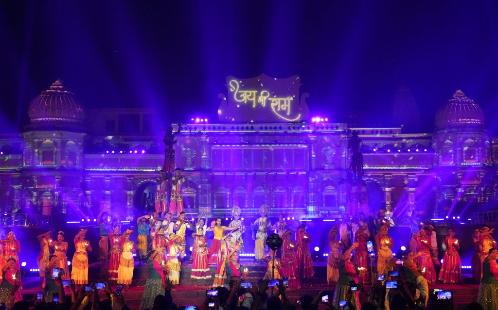 Ayodhya Diwali 2024: कुछ इस तरह जगमगाई अयोध्या, बने दो नए ‘गिनीज वर्ल्ड रिकॉर्ड’, देखें फोटो और वीडियो 5 30101 Pti10 30 2024 000309A