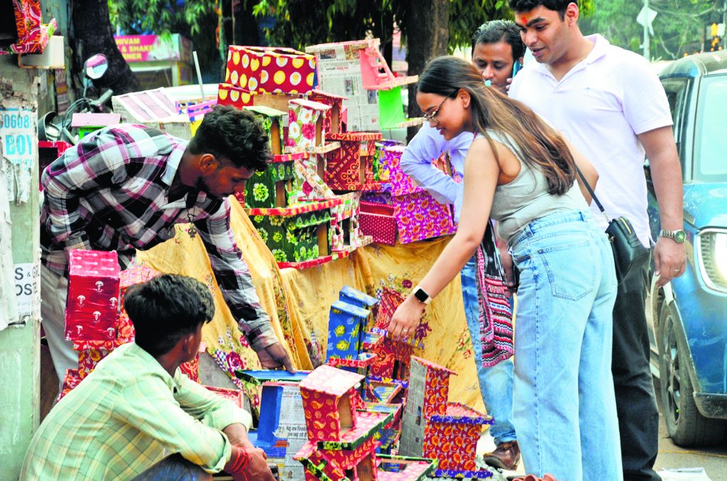 Photos: दिवाली को लेकर रोशनी में नहायी राजधानी पटना, तस्वीरों में देखें कितना खूबसूरत है नजारा... 1 30Pat 168 30102024 2