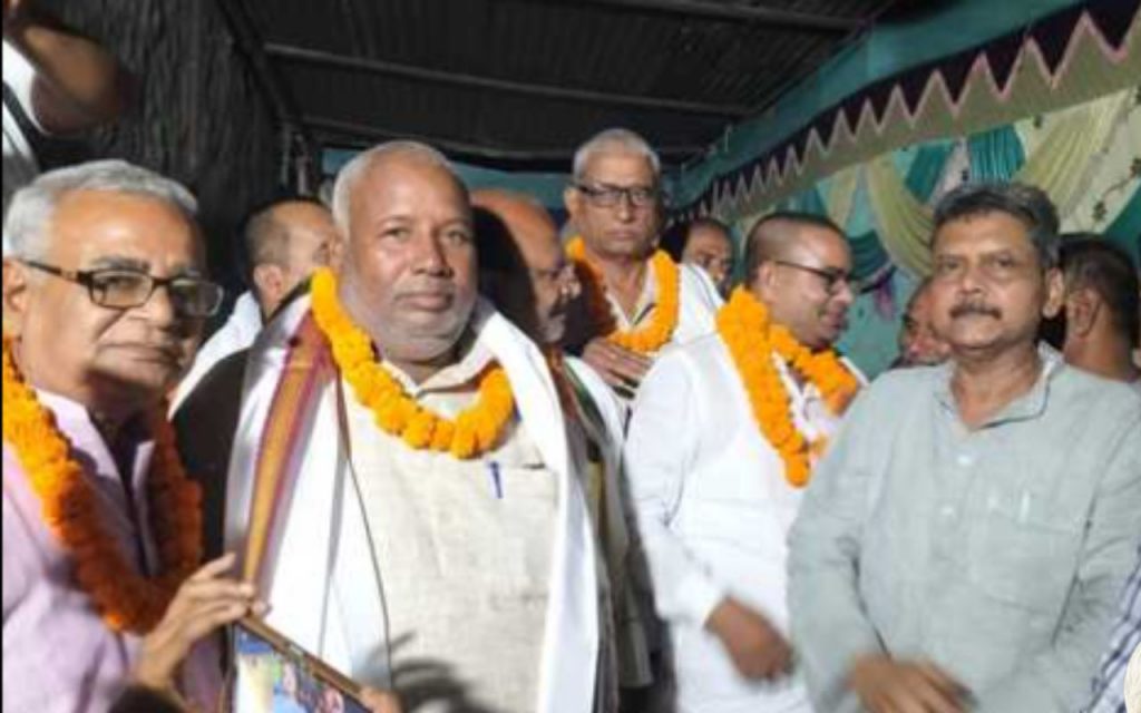 उपचुनाव से पहले प्रशांत किशोर को लगा तगड़ा झटका, कई लोगों ने छोड़ा जनसुराज का साथ, Jdu में हुए शामिल 1 34 3
