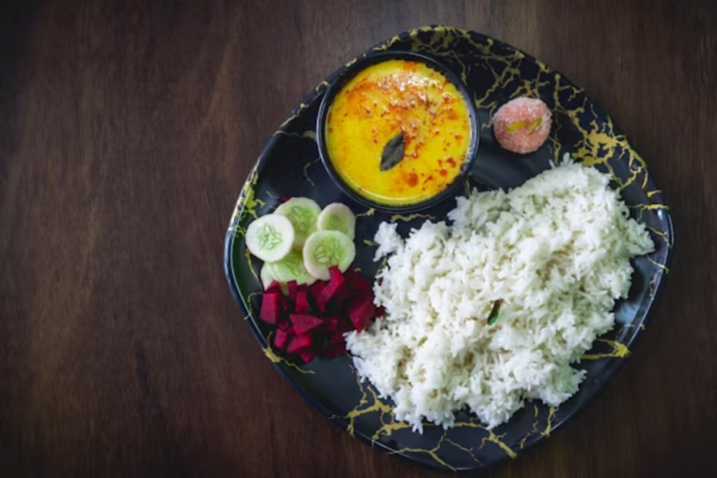 Navratri Fast Recipe Of Dahi Aloo: व्रतवाले दही आलू बनाना है बेहद आसान, नोट करें ये रेसपी 1 Aloo Ki Kadhi Recipe 2