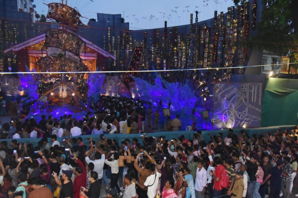 Durga Puja 2024 : कोलकाता के ये 10 बेहतरीन पूजा पंडाल जो है बेहद खास 5 Durga Puja 23