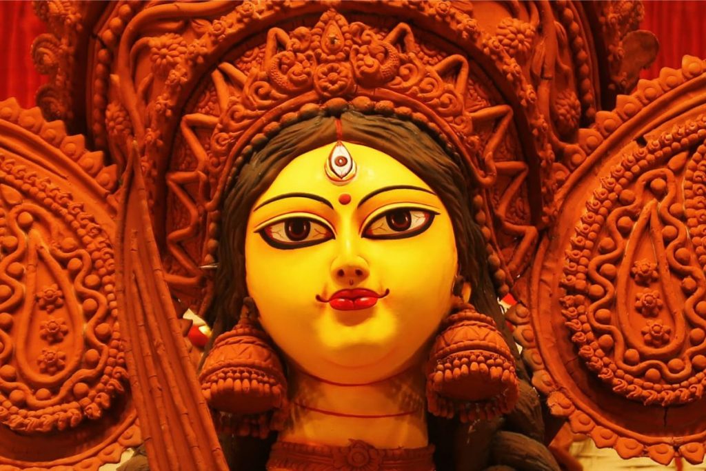 Durga Puja 2024 : कोलकाता के ये 10 बेहतरीन पूजा पंडाल जो है बेहद खास 3 Durga Puja 2323