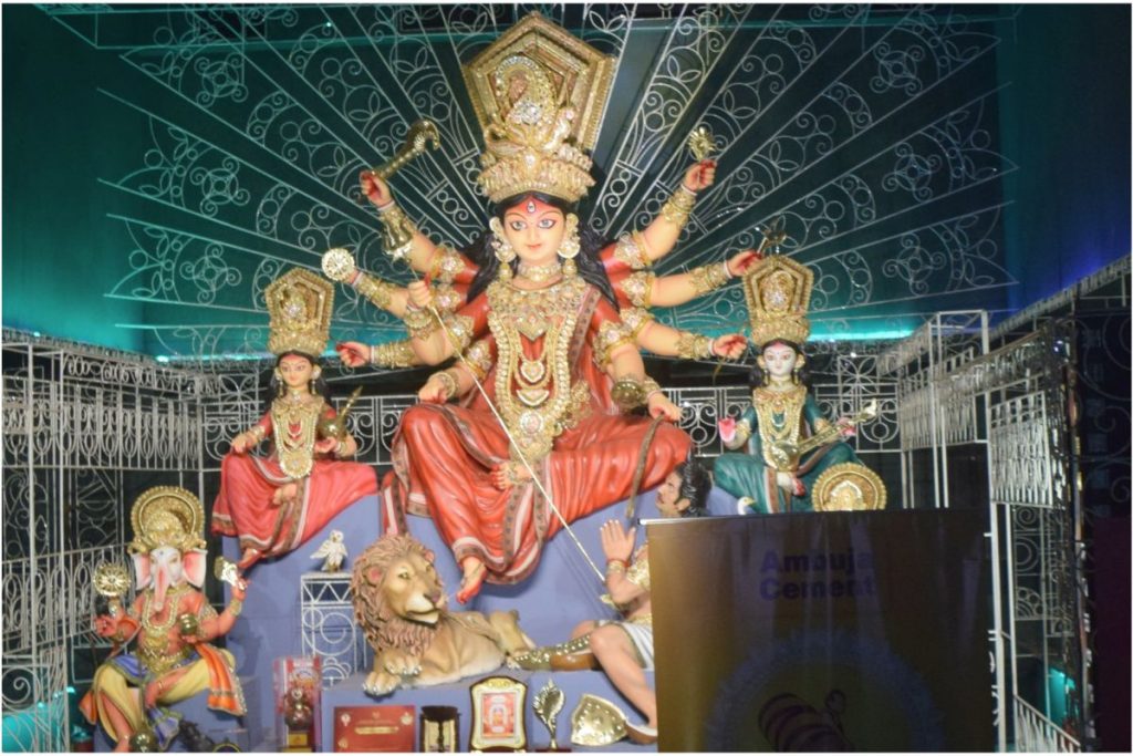 Bengal Durga Puja 2024 : कोलकाता के ये पूजा पंडाल बने लोगों के आकर्षण का केंद्र 7 Durga Puja 3421