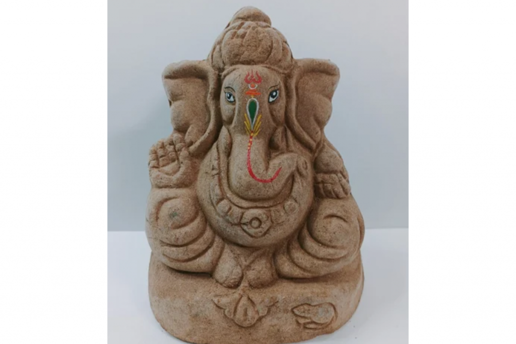 Gobar Ganesh On Diwali: लक्ष्मी पूजा पर बनाएं गोबर के गणेश- पान के पत्ते पर रखकर करें पूजा 1 Gobar Ganesh