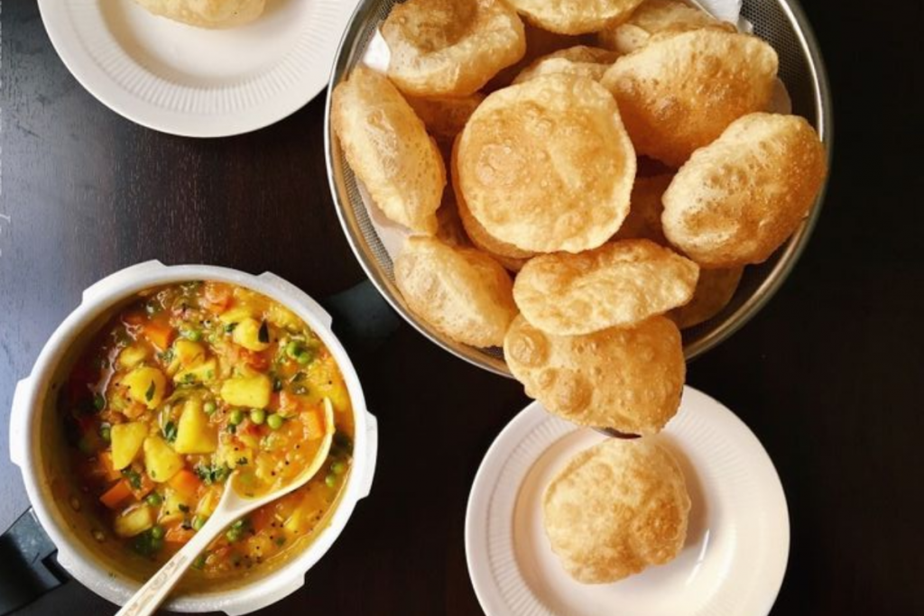 Navratri Vrat Recipe Of Kuttu Ki Puri: व्रत के लिए एकदम लाइट और स्वादिष्ट रेसिपी 3 Kuttu Ki Puri 2