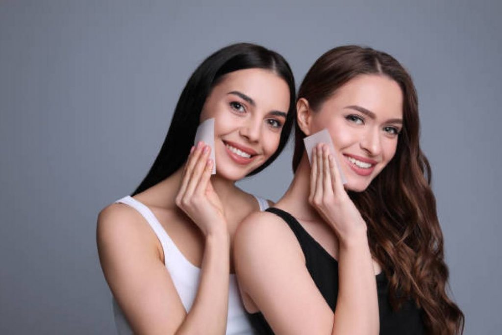 Skincare Tips For Oily Skin: अगर आपकी भी है तैलीय त्वचा तो न करें इन 3 चीजों का इस्तेमाल 1 New Project 2024 10 21T135713.596
