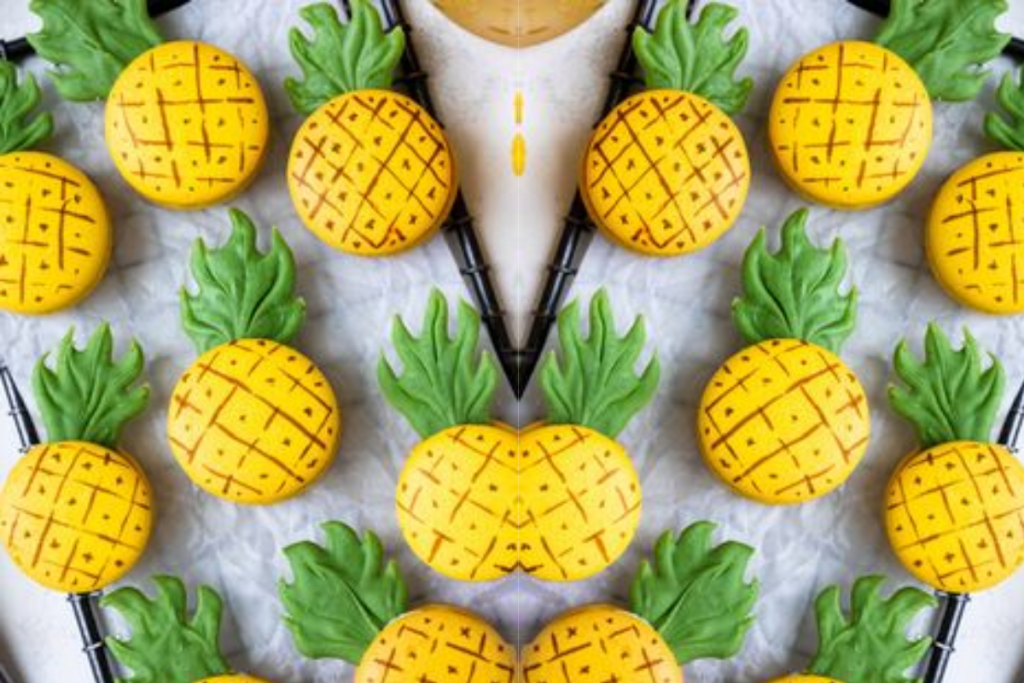 Pineapple Cupcake Recipe: पाइनऐप्पल कप केक बनाना है बेहद ही आसान, जानें यह रेसिपी 2 Pineapple Cup Cake 1