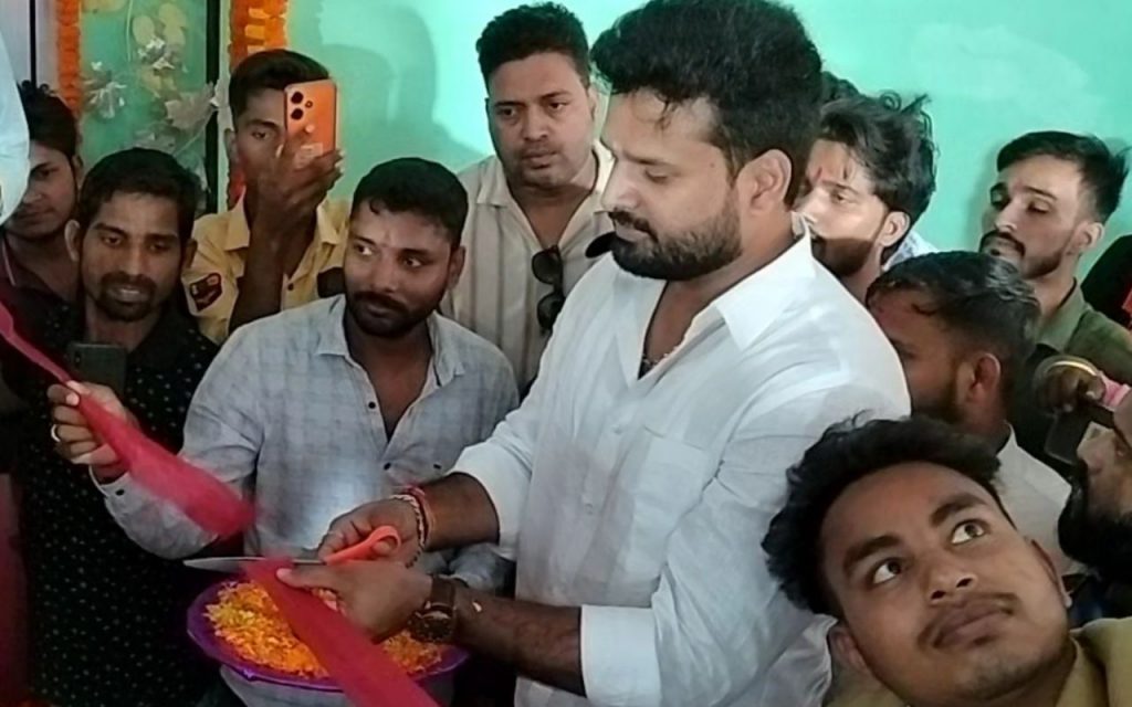 पवन सिंह के बाद सियासत में उतरा एक और भोजपुरी सुपरस्टार, जानिए किस सीट से ठोक सकते हैं ताल 1 Ritesh Pandey Election 1