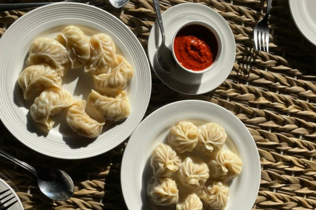 Vrat Special Sabudana Momos Recipe: सोशल मीडिया पर छा रहे हैं 'साबूदाना मोमोज', घर पर बनाकर चखें ये अनोखा स्वाद 3 Sabudana Momo 2