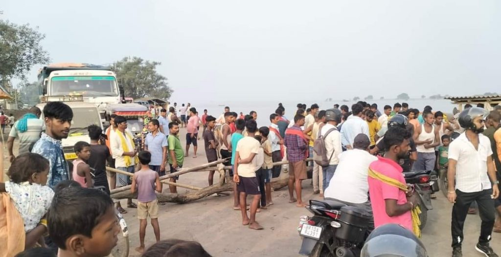 Bihar News: भागलपुर के कहलगांव में Nh-80 पर हाइवा ने दिव्यांग को रौंदा, चक्के के नीचे दबकर मौत 2 Screenshot 2024 10 09 113515