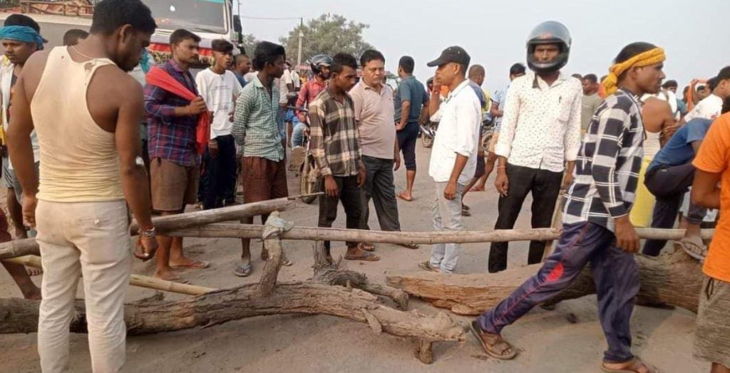 Bihar News: भागलपुर के कहलगांव में Nh-80 पर हाइवा ने दिव्यांग को रौंदा, चक्के के नीचे दबकर मौत 1 Screenshot 2024 10 09 113555
