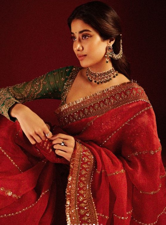 Latest Saree: इस करवा चौथ पहनें ये सुंदर साड़ियां, लगेंगी बेहद खूबसूरत 1 Screenshot 2024 10 11 190747