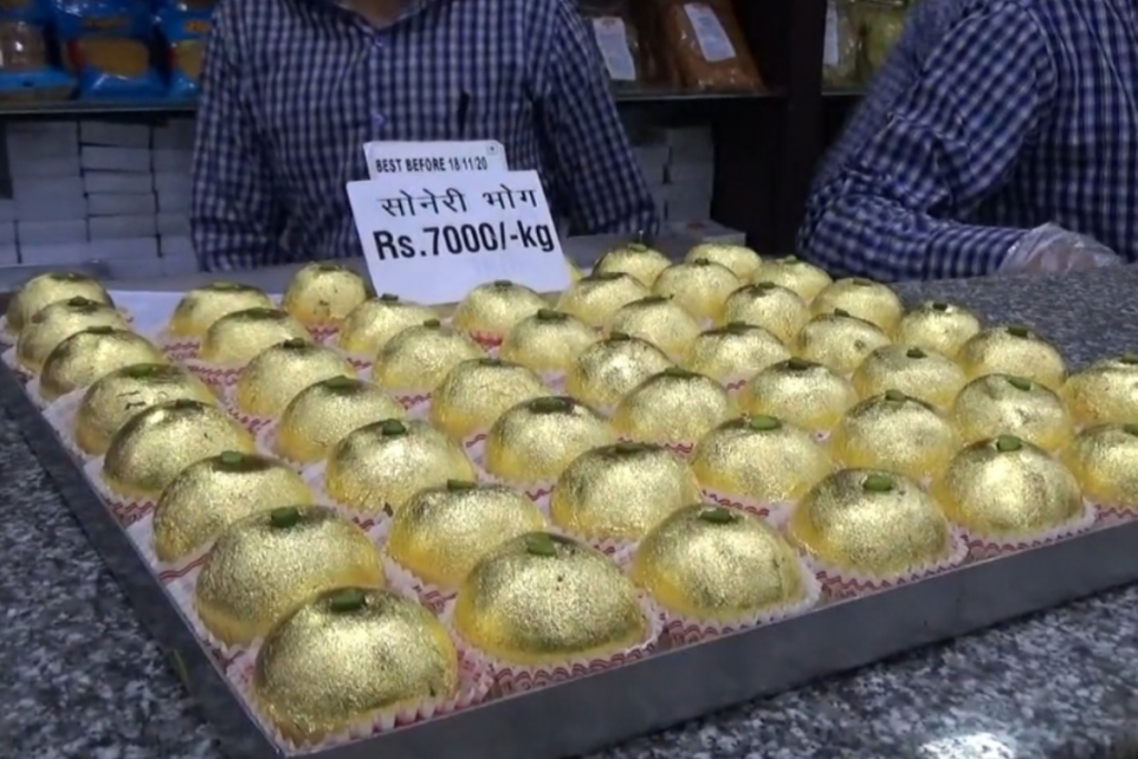Soneri Bhog Recipe: महाराष्ट्र की खास मिठाई है सोनेरी भोग, सोने के भाव बिकती है ये मिठाई 1 Soneri Bhog 1