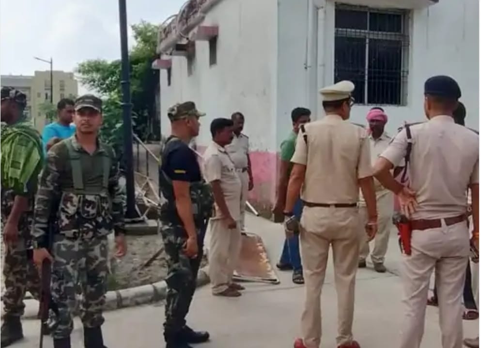 Bihar News: पूर्णिया के थानों में गुंडा परेड, डाकू का हुआ एनकाउंटर, नए एसपी की नयी तैयारी तस्वीरों में देखें... 6 Whatsapp Image 2024 10 07 At 9.53.46 Am