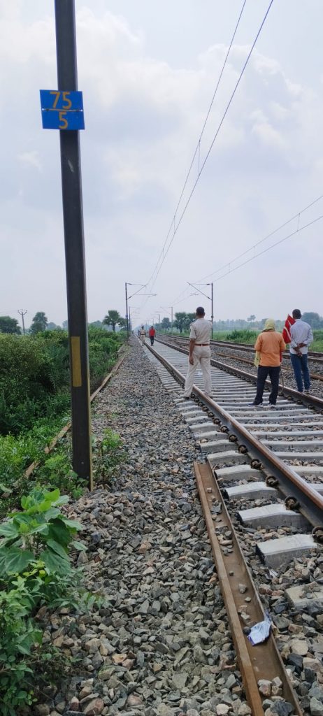 Bihar Train Accident: दुर्घटनाग्रस्त होने से बाल-बाल बची इस्लामपुर हटिया एक्सप्रेस, पटना-गया रूट पर ट्रेन पलटाने की साजिश 1 Whatsapp Image 2024 10 10 At 12.50.55 Pm