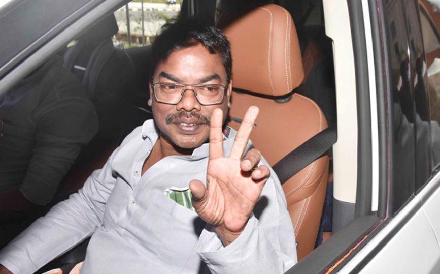 Cm हेमंत से अधिक धनवान हैं उनकी पत्नी कल्पना सोरेन, जानिए कितनी संपत्ति की है मालकिन, भाई बसंत भी पीछे नहीं 1 Basant Soren