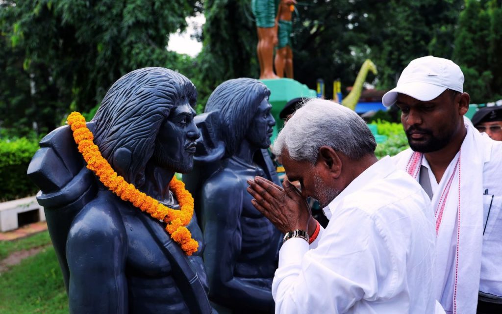 पाकुड़ में मांझी परगना महासम्मेलन में गरजे चंपाई सोरेन- संताल परगना से घुसपैठियों निकाल फेंकेंगे 3 Champai Soren Majhi Pargana Santhal Pargana Jharkhand 2