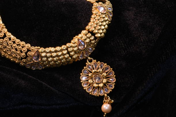 Karwa Chauth Jewellery: करवा चौथ पर पहनें ये सुंदर हार, तारीफ करते नहीं थकेंगे लोग 4 Istockphoto 1038138928 612X612 1