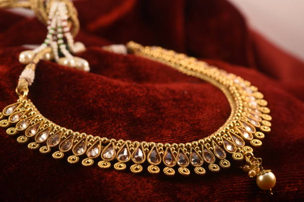 Karwa Chauth Jewellery: करवा चौथ पर पहनें ये सुंदर हार, तारीफ करते नहीं थकेंगे लोग 5 Istockphoto 1127998224 612X612 1