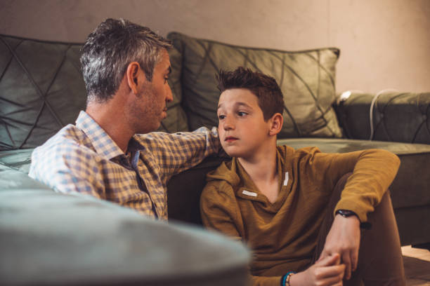 Parenting Tips: पैरेंट्स के लिए जरूरी टिप्स, जानें कब बच्चे बनते हैं जिद्दी और करते हैं बहस, जरूर पढ़ें 1 Istockphoto 1152838264 612X612 1