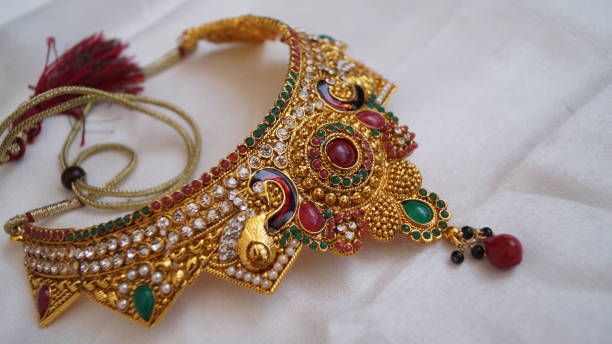 Karwa Chauth Jewellery: करवा चौथ पर पहनें ये सुंदर हार, तारीफ करते नहीं थकेंगे लोग 3 Istockphoto 1182725322 612X612 1