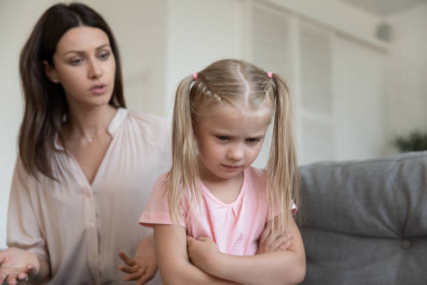 Parenting Tips: बच्चा दुखी हो तो कैसे और क्या करें बता, जानें सही तरीका 1 Istockphoto 1191083794 612X612 1