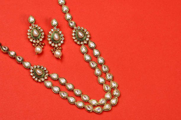 Karwa Chauth Jewellery: करवा चौथ पर पहनें ये सुंदर हार, तारीफ करते नहीं थकेंगे लोग 9 Istockphoto 1258515694 612X612 1