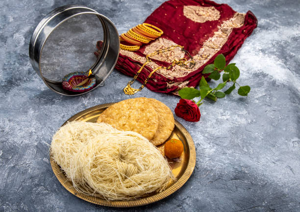 Karwa Chauth Ki Thali: करवा चौथ की थाली सजाने के लिए जरूरी सामग्री, ऐसे सजाएं थाली 3 Istockphoto 1282976060 612X612 2