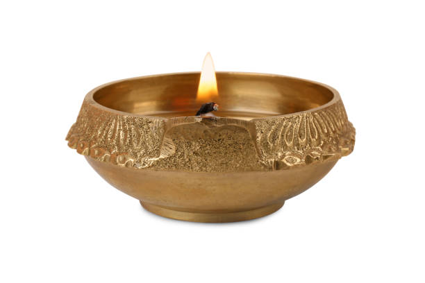 Diwali Diya Tips: देवी लक्ष्मी के पास घी या तेल कौन सा दीपक जलाएं? 1 Istockphoto 1391812146 612X612 1