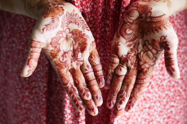Karwa Chauth Mehndi Design: करवा चौथ पर खूब होगी तारीफ, देखें क्या है मेहंदी का नया ट्रेंड 9 Istockphoto 1440138075 612X612 1