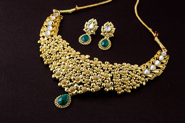 Karwa Chauth Jewellery: करवा चौथ पर पहनें ये सुंदर हार, तारीफ करते नहीं थकेंगे लोग 8 Istockphoto 582294602 612X612 1