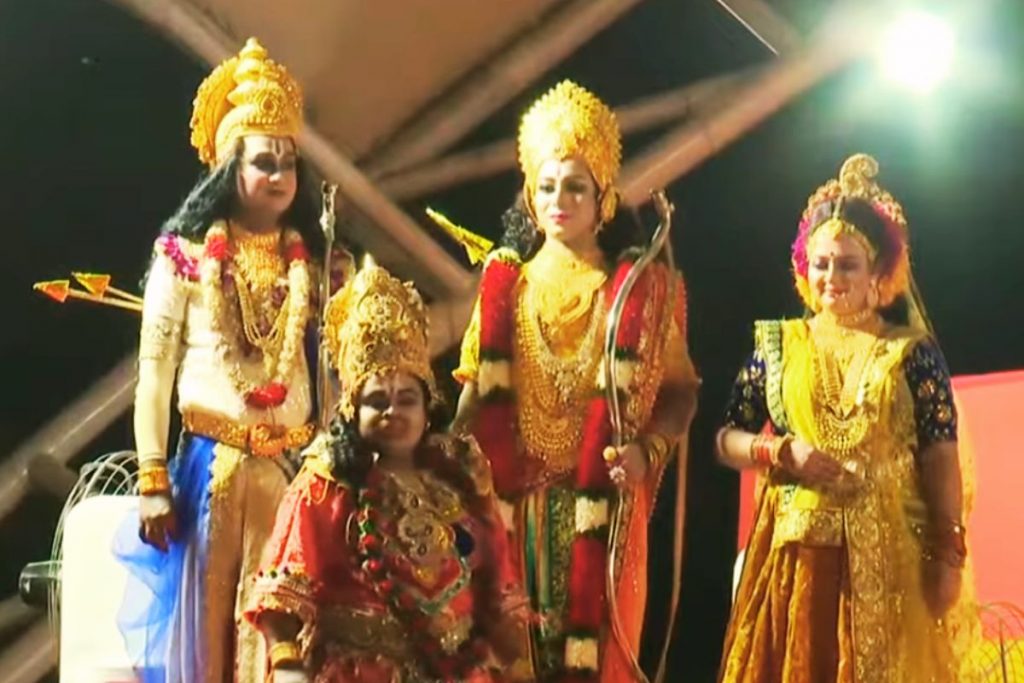 Happy Dussehra: हेमंत सोरेन ने बटन दबाया और धू-धू कर जला 70 फीट का रावण, देखें Photos 1 Ram Darbar At Morabadi Ranchi Jharkhand Ravan Dahan 1