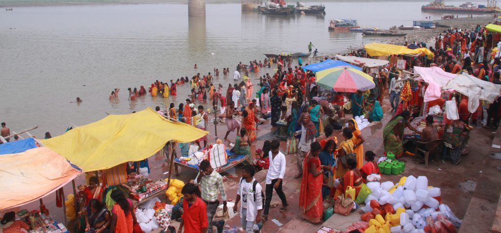 Photos: भागलपुर में गंगा स्नान करने उमड़ रही श्रद्धालुओं की भीड़, देखिए गंगा घाटों पर जमा हुजूम... 7 02Bha 72 02112024 6