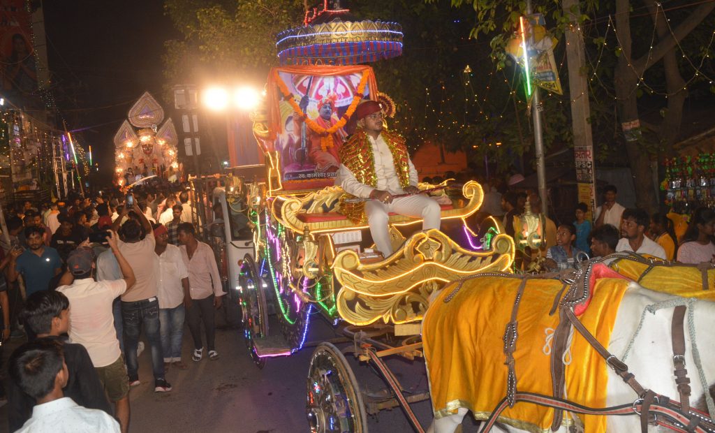 Bihar News: भागलपुर में काली प्रतिमा विसर्जन शोभायात्रा की तस्वीरें, मां को विदा करने उमड़ी भीड़ 6 02Bha 83 02112024 6