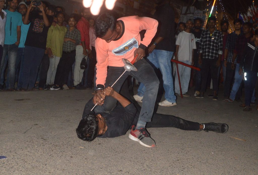 Bihar News: भागलपुर में काली प्रतिमा विसर्जन शोभायात्रा की तस्वीरें, मां को विदा करने उमड़ी भीड़ 9 02Bha 84 02112024 6