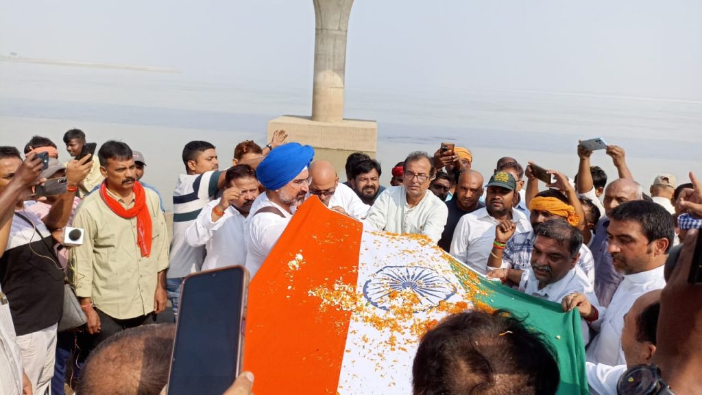Sharda Sinha Last Rites: पंचतत्व में विलीन हुईं शारदा सिन्हा, लोगों ने नम आखों से दी तिलांजलि 2 161Bd340 3B22 451E 961C 39Dfa7Cbfbac