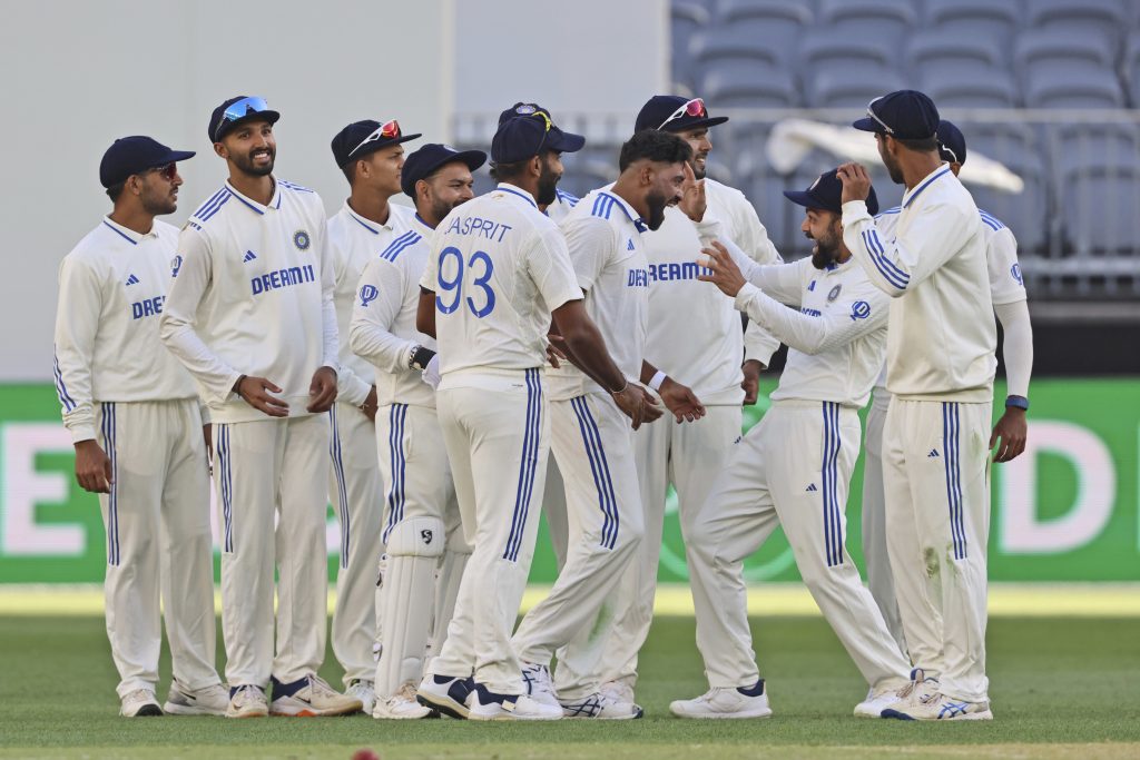 Bgt: जसप्रीत बुमराह ने चटकाए 4 विकेट तो पत्नी संजना गणेशन ने दी ऐसी प्रतिक्रिया 2 22111 Ap11 22 2024 000138B 1