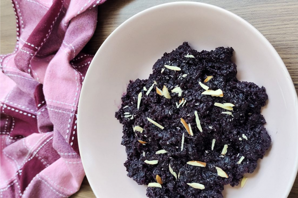 Black Carrot Halwa Recipe: क्या आपने काली गाजर का हलवा ट्राई किया है? जानें ये रेसिपी 1 Black Carrot 3