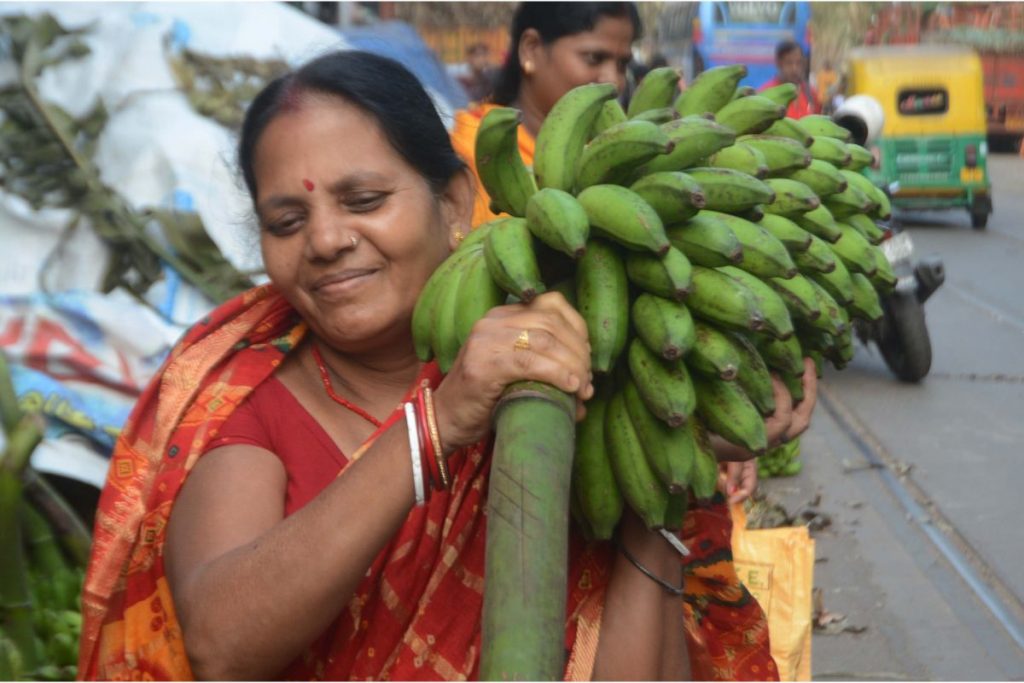 Chhath Puja 2024 : छठ पर्व को लेकर बाजारों में खरीददारी जोरों पर 1 Chhath Puja 1 3